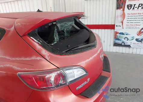 2011 Mazda Mazda3 S Sport z USA, uszkodzony, nr VIN JM1BL1K54B1359945